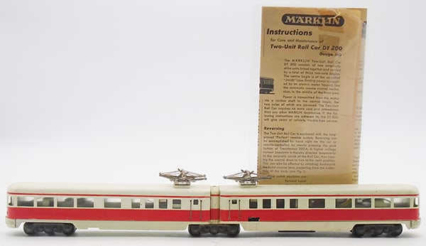 MARKLIN DT800 2-UNIT RAIL CAR (1 of 2)