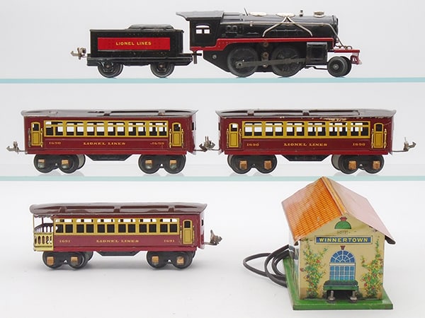 LIONEL JUNIOR 1056E TRAIN SET (1 of 3)