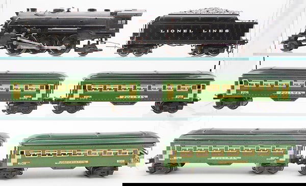 LIONEL TRAIN SET: 0 ga, 224E loco, 2224W die cast tender, 3 #2640 Pullmans, 2641 obsv, cars are 2-tone dark green w/yellow trim, C6-7.
