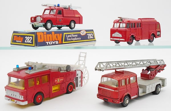 4 DINKY FIRE ENGINES (1 of 2)