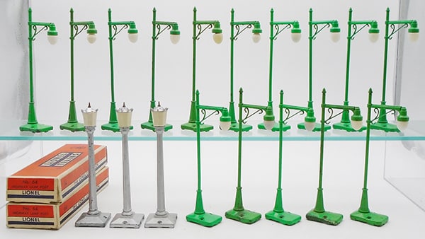 18 LIONEL LAMP POSTS (1 of 1)