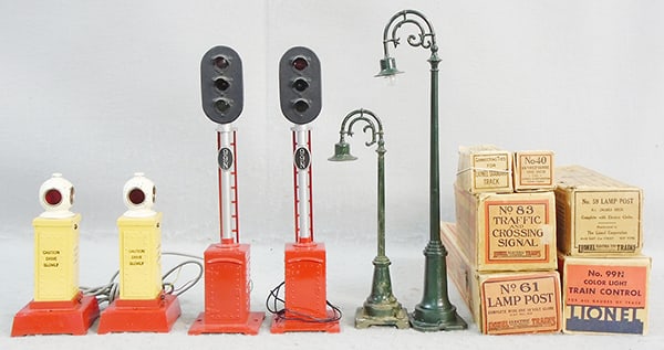 LIONEL ACCESSORIES (1 of 2)