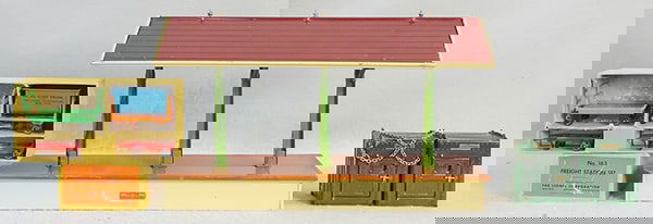 LIONEL ACCESSORIES (1 of 2)