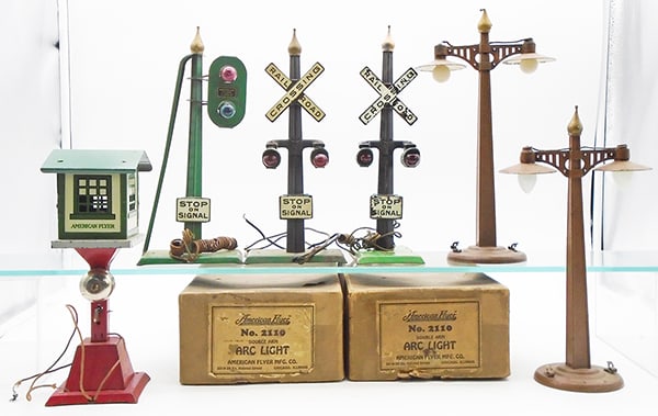 AMERICAN FLYER ACCESSORIES (1 of 1)