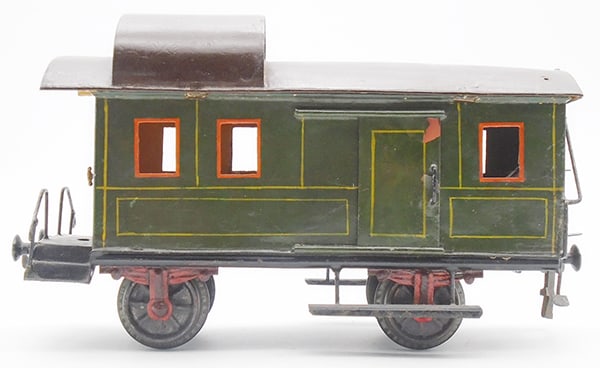 MARKLIN BAGGAGE CAR (1 of 2)