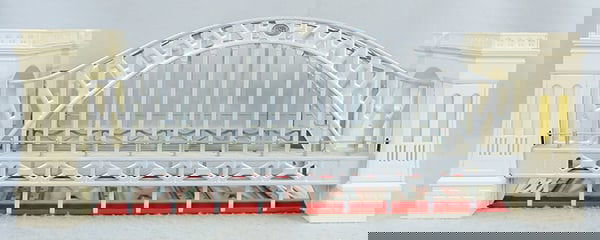 LIONEL 32999 HELLGATE BRIDGE (1 of 2)