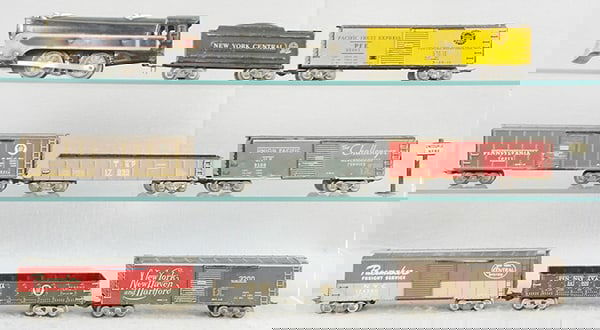 2 MARX TRAIN SETS (1 of 4)