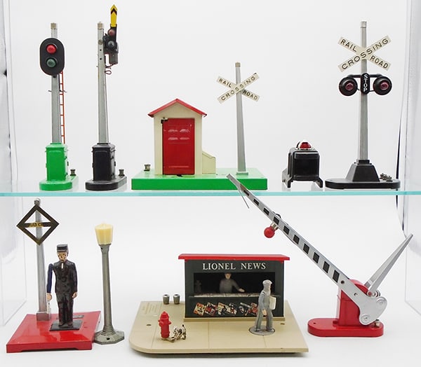 LIONEL ACCESSORIES (1 of 2)