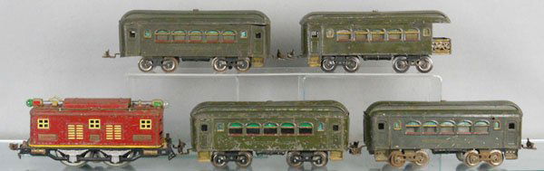 LIONEL TRAIN SET: std ga, 8E loco, stripe added, 3 #35 Pullmans, 36 obsv, surface oxidation on trucks & wheels, C4.