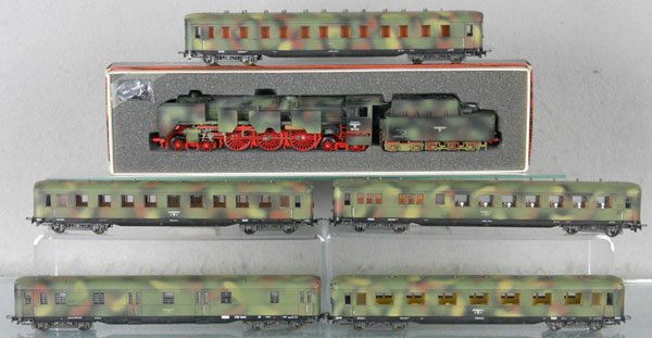 LILIPUT MILITARY TRAIN SET: HO ga, 2-rail, 10527 loco & tender w/5 coaches, all painted in camouflage colors, orig loco box only, C8-9.