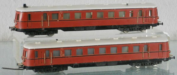 FLEISCHMANN 1371B INTERURBAN SET: HO ga, 2-rail, power car has cracks, window struts repaired on 1 end, C8.