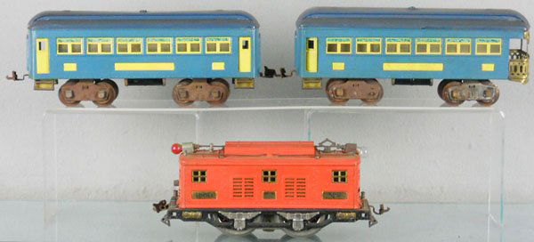 LIONEL TRAIN SET: std ga, 8 loco, rewheeled, 337 Pullman, 338 obsv, both have rusty trucks & wheels, C4.