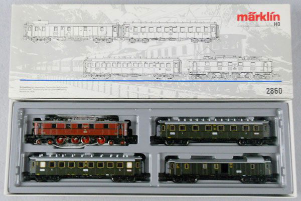 MARKLIN 2860 TRAIN SET: HO ga, loco & 3 coaches, orig box & insert, C9.