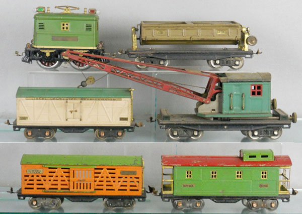 LIONEL TRAIN SET: std ga, 9 loco, customized, 218 dump, 514R reefer, missing 1 brakewheel, 219 crane, dirty, some oxidation spots, 513 stock car, missing 2 brakewheels, 517 caboose, C4-6.