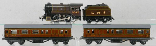 TRIX LMS TRAIN SET: HO ga, 3-rail, 5647 loco & tender w/2 coaches, w/orig set box bottom only, C6-7.