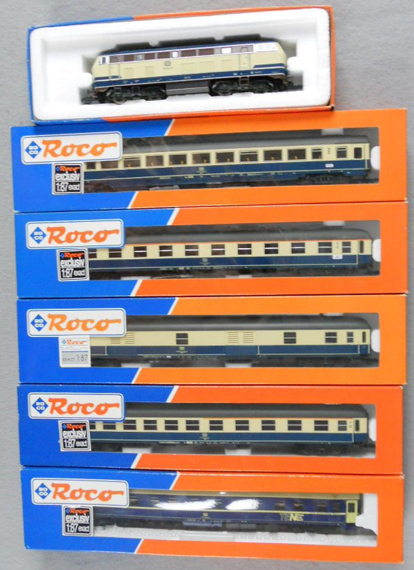 ROCO TRAIN SET: HO ga, 2-rail, 43450 loco w/cars 44841, 44750, 44651, 44748, 44747, orig boxes, C9.