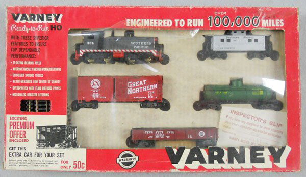 VARNEY 2841 TRAIN SET: HO ga, 2-rail, Valiant Southern Pacific, die cast loco w/5 freight cars & track, orig window box & insert minor wear, C8.