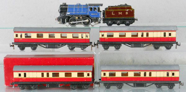 TRIX TRAIN SET: HO ga, 3-rail, BR loco, LMS tender, 4 BR coaches, 1 orig box only, C4-7.