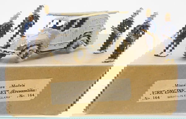 TAYLOR & BARRETT 164 STREAMLINE FIRE ENGINE SET (1 of 2)