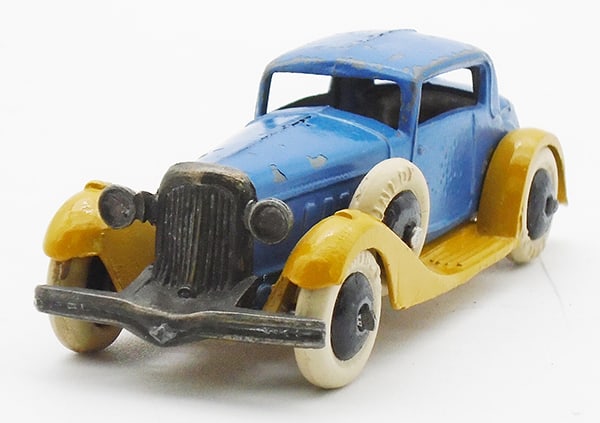 FRENCH DINKY 24D VOGUE SALOON (1 of 2)