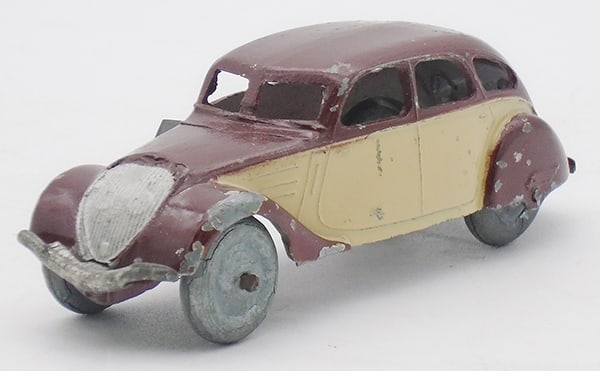 FRENCH DINKY 24L PEUGEOT 402 TAXI (1 of 2)