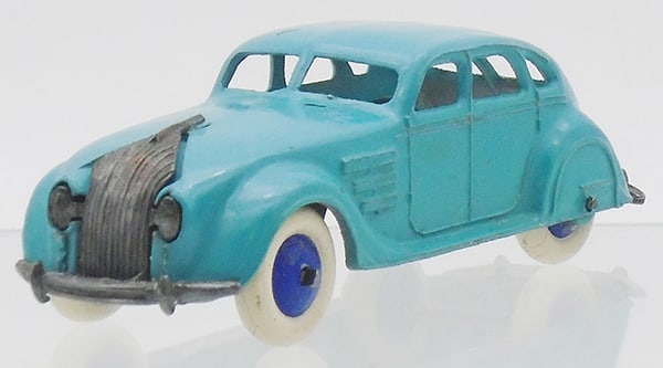 DINKY 30A CHRYSLER AIRFLOW (1 of 2)