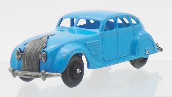 DINKY 30A CHRYSLER AIRFLOW (1 of 2)