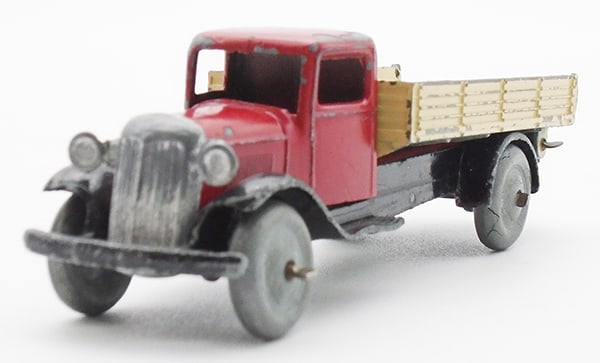 FRENCH DINKY 25E TIPPER TRUCK (1 of 2)