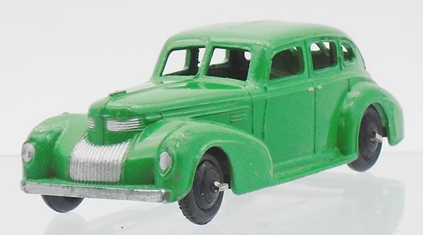 DINKY 39E CHRYSLER ROYAL (1 of 2)