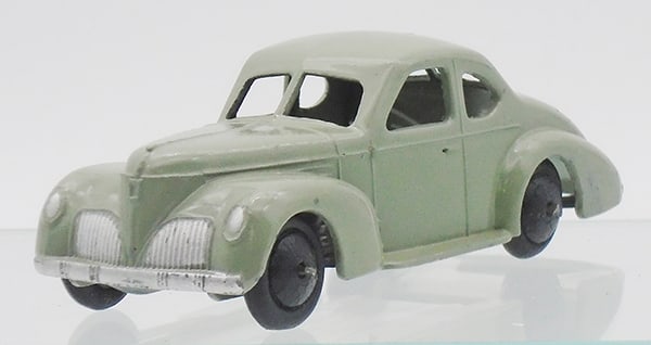 DINKY 39F STUDEBAKER (1 of 2)