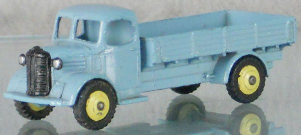 DINKY 412 AUSTIN TRUCK: light blue, some oxidation spots, C7.