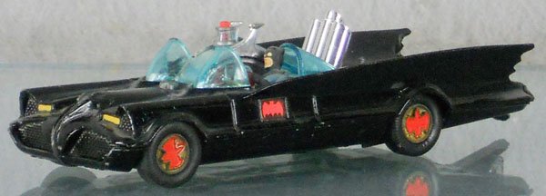 CORGI 267 BATMOBILE: antenna broken, w/die cast tow hook, C6-7.