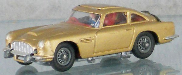 CORGI 261 JAMES BOND ASTON MARTIN: all functions working, C6.