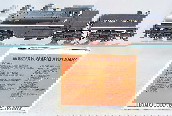 LIONEL 18023 WESTERN MARYLAND SHAY LOCO & TENDER (1 of 2)