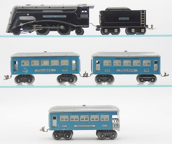 LIONEL TRAIN SET (1 of 2)