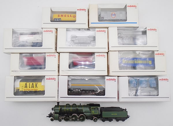 MARKLIN TRAIN SET (1 of 2)