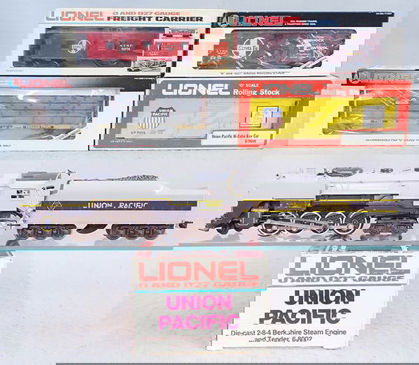 LIONEL UNION PACIFIC TRAIN SET (1 of 2)