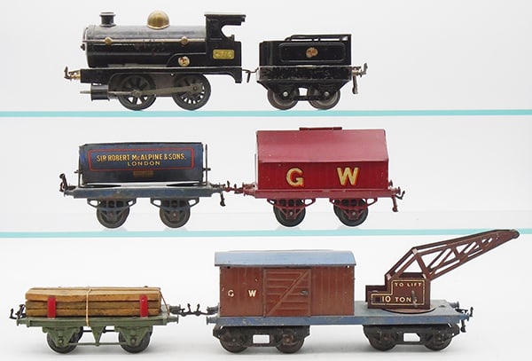 HORNBY TRAIN SET (1 of 2)