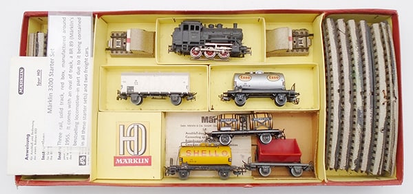MARKLIN TRAIN SET (1 of 2)
