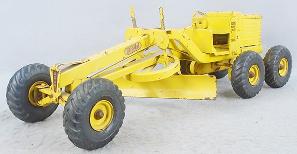 DOEPKE 2006 ADAMS ROAD GRADER (1 of 2)