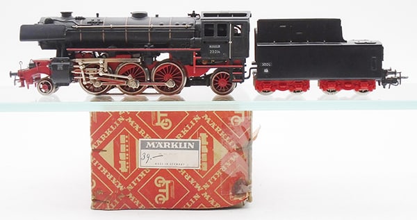 MARKLIN 3005 BR23 LOCO & TENDER (1 of 2)