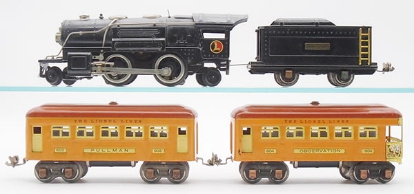 LIONEL TRAIN SET: O ga, 259E loco, 259T tender, 603 Pullman, 604 obsv, cars are yellowish orange w/terra cotta & cream trim, C6-7.
