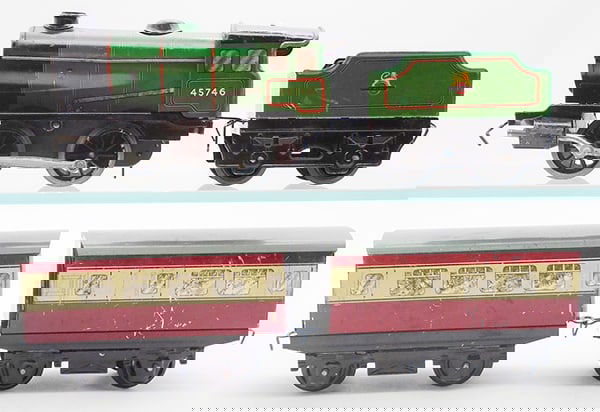 HORNBY 31 BRITISH RAILWAYS TRAIN SET (1 of 5)