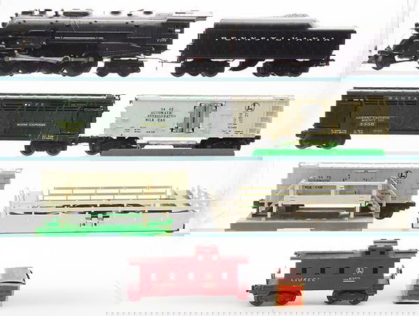 LIONEL TRAIN SET (1 of 3)
