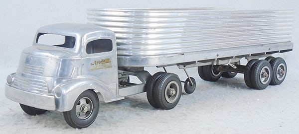 SMITH MILLER 411-E GMC SILVER STREAK TRUCK (1 of 2)