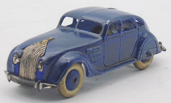 DINKY 30A CHRYSLER AIRFLOW (1 of 2)