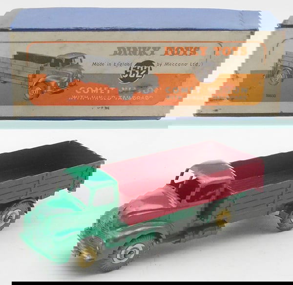 DINKY 532 LEYLAND COMET WAGON (1 of 2)