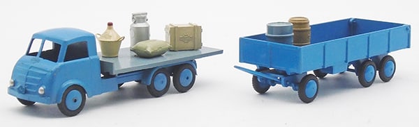 MERCURY 94-95 TRUCK SET: die cast, 94 Ciclope Truck, blue & gray, 95 Vulcano Trailer, blue, w/6 die cast containers, each has the Mercury emblem cast into them, C7-8.