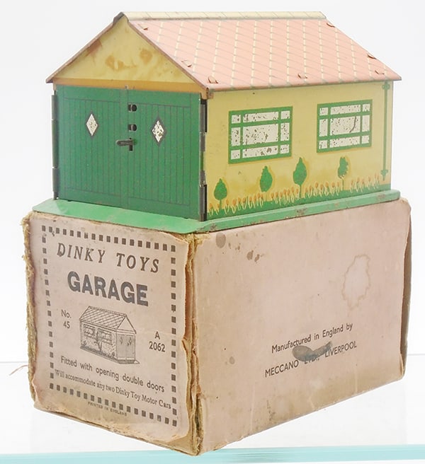 DINKY 45 GARAGE (1 of 2)