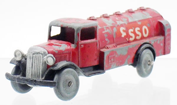 FRENCH DINKY 25D ESSO TANK TRUCK (1 of 2)